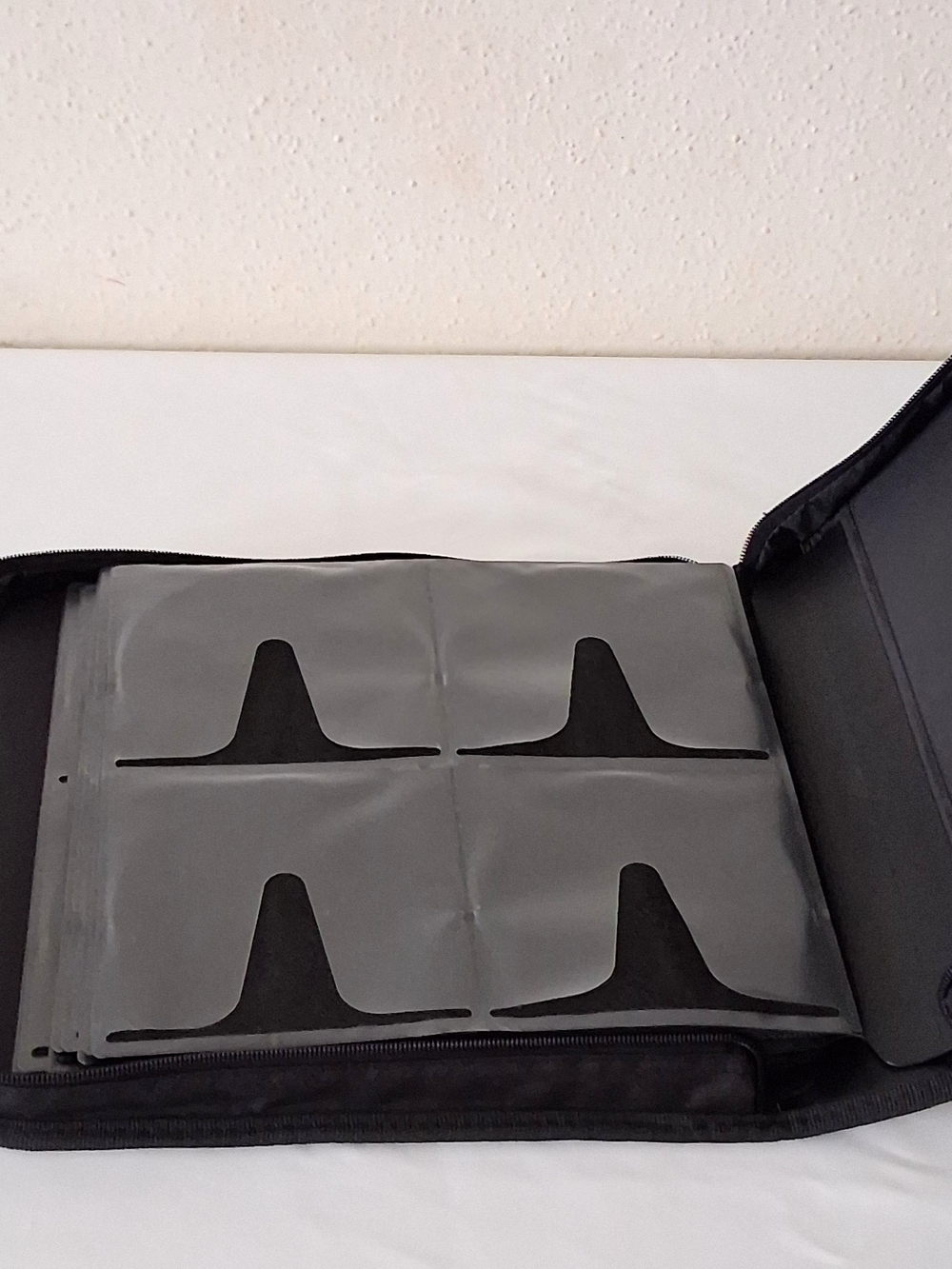Amazon Basics Black DVD Case 128 discs - Picture 7 of 8